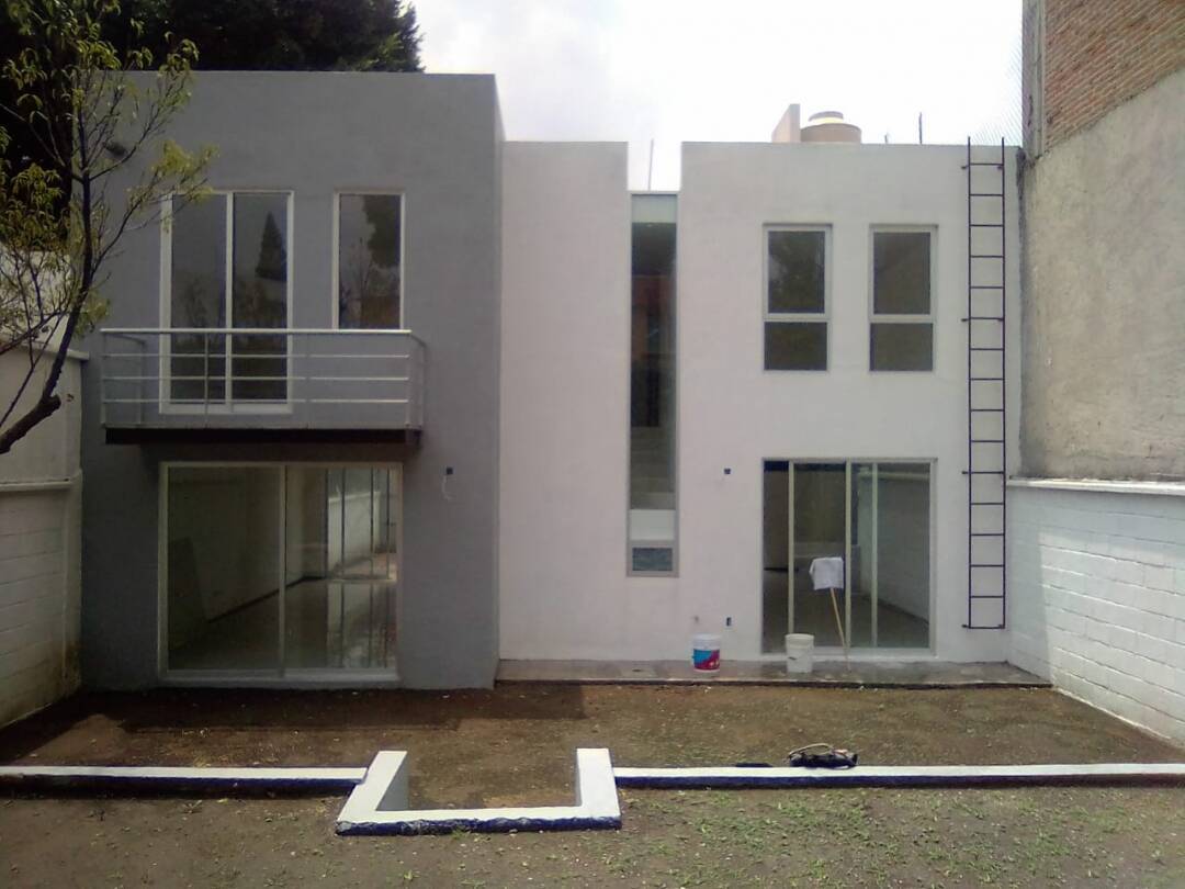 doomos. casa nueva con jardín en venta en viveros de la loma.