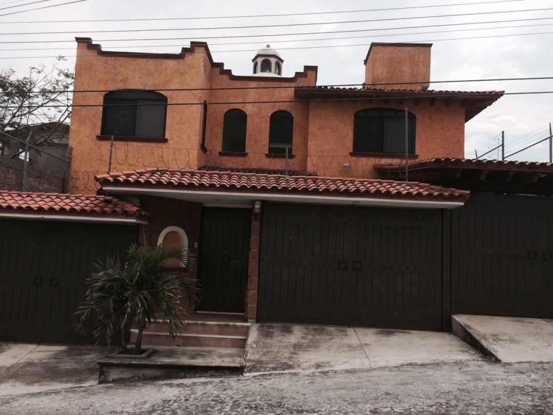 CASA EN VENTA EN FRACC. BURGOS BUGAMBILIAS, MORELOS. - 609